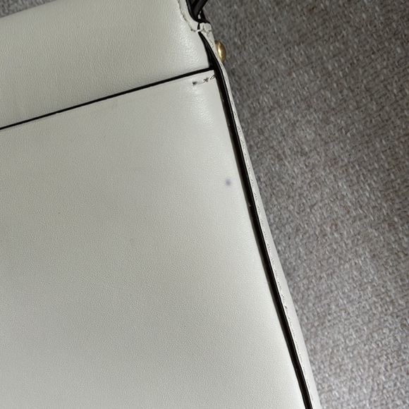 Tory Burch Miller phone case - Picture 3 of 9